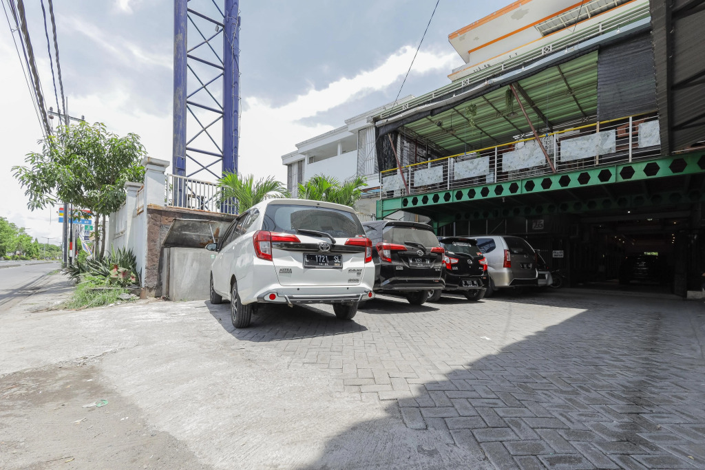 RedDoorz near Juanda International Airport 2 in Sidoarjo, Indonesia