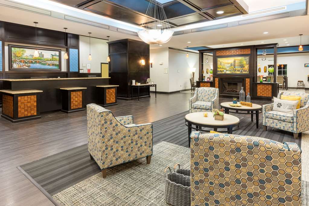 La Quinta Inn & Suites by Wyndham Mt. Pleasant - photo 6