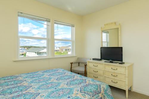 Yorkshire by Oak Island Accommodations - photo 9