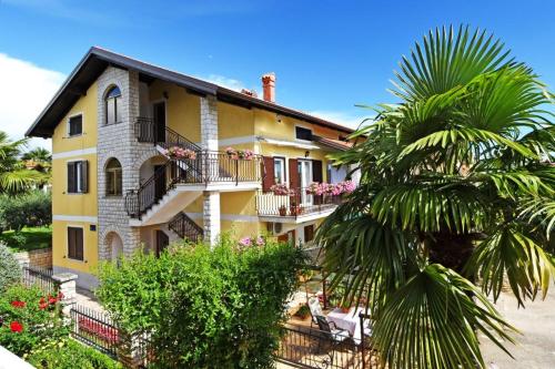 Apartments and Rooms Branka — 4-Star Luxury Hotel in Novigrad, Croatia