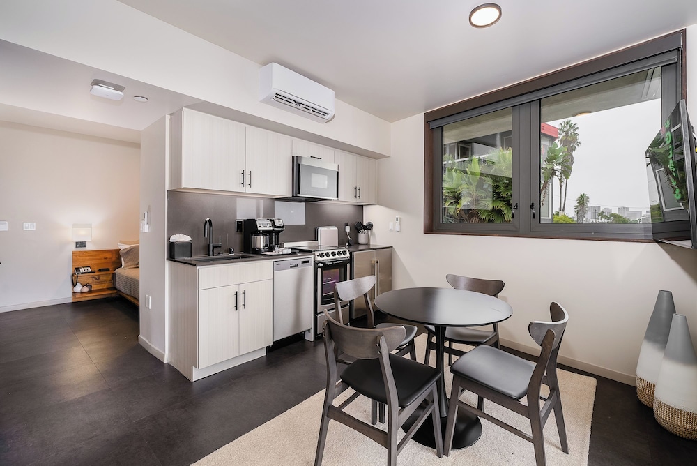 City24 Hotel Little Italy Mission Hills - photo 24