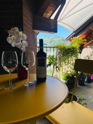 Attico nel cuore delle Langhe Free Parking Wi Fi e AC — 4-Star Luxury Hotel in Alba, Italy