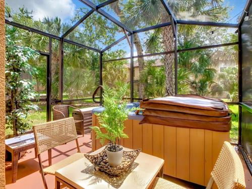 Luxury Townhome Near Disney w Resort Amenities — 4-Star Luxury Hotel in Orlando, United States