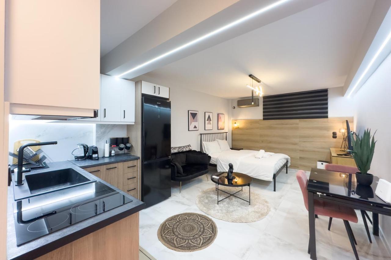 Stylish & Elegant Apt in Pagrati — 4-Star Luxury Hotel in Athens, Greece