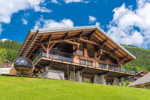Chalet Familial Le Whymper 5 étoiles SPA Sauna Chatel — 5-Star Luxury Hotel in Chatel, France