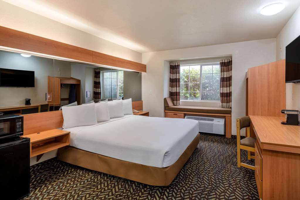 Microtel Inn & Suites by Wyndham Salt Lake City Airport - photo 11