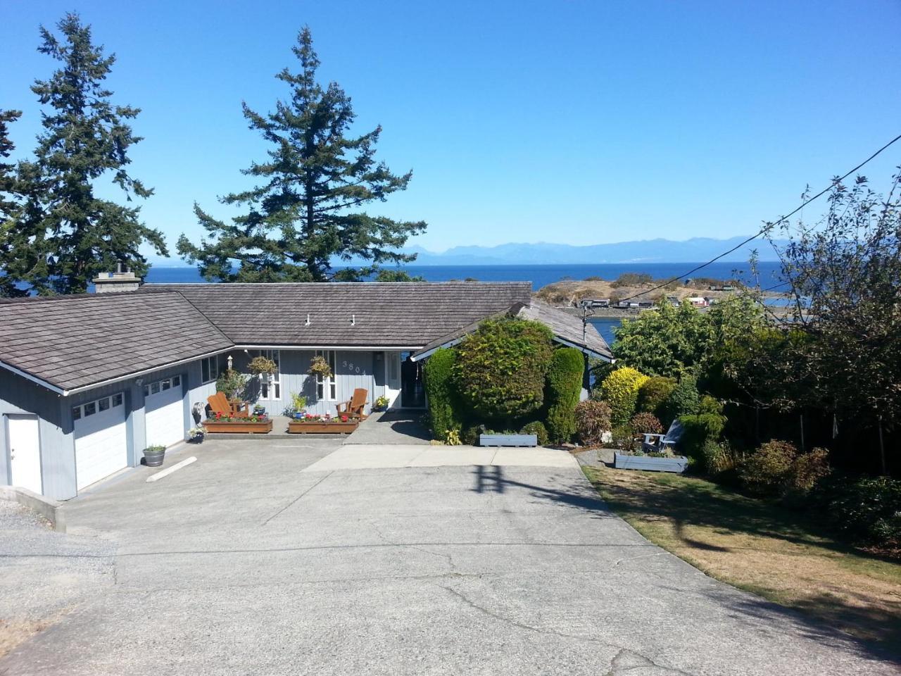 Hammond Bay Oceanside Guesthouse — 4-Star Luxury Hotel in Nanaimo, Canada