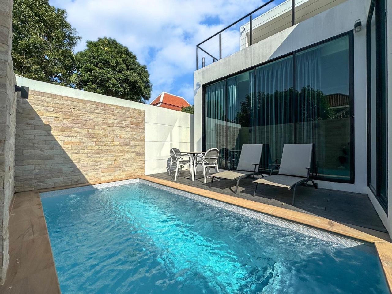 Chateau Dale Pool Villa 176 Nearby Walking Street — 4-Star Luxury Hotel in Pattaya, Thailand