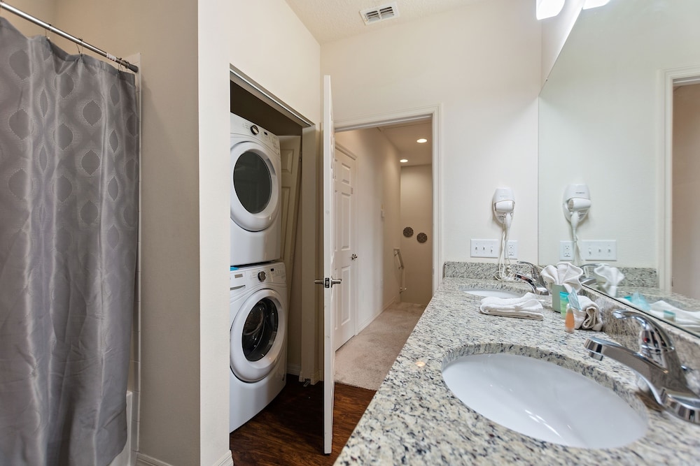 Lucky Find @ Lucaya Resort By Shine Villas #713 3 Bedroom Townhouse - photo 13