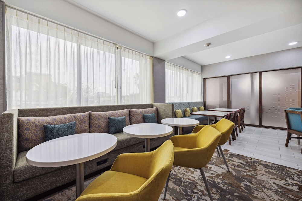 Hampton Inn Houston Brookhollow - photo 30