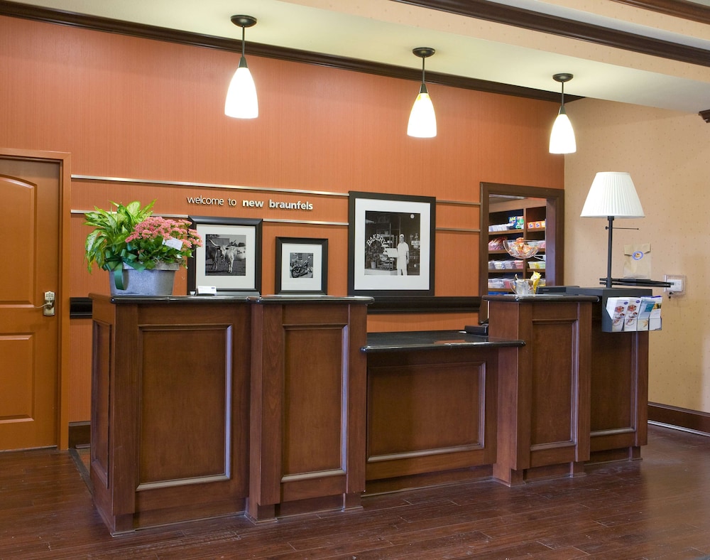 Hampton Inn & Suites New Braunfels - photo 2