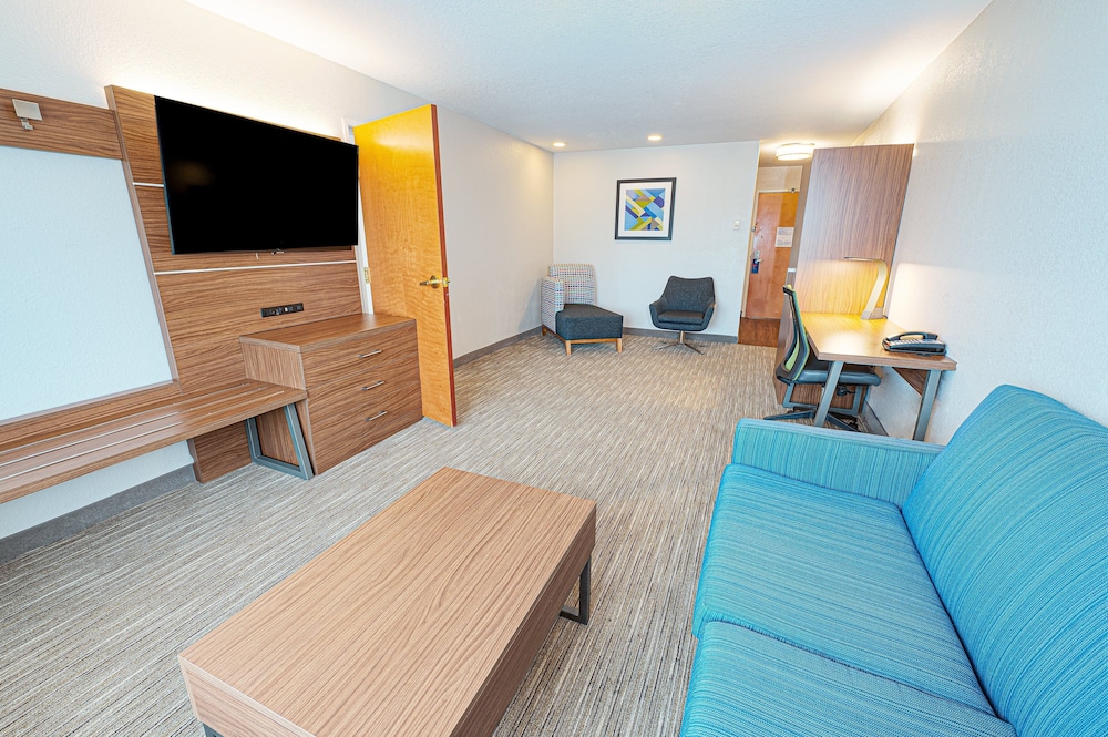 Holiday Inn Express Hotel & Suites East Lansing by IHG - photo 10