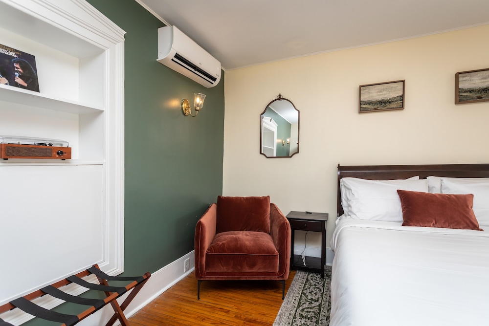The Legacy Inn - photo 7