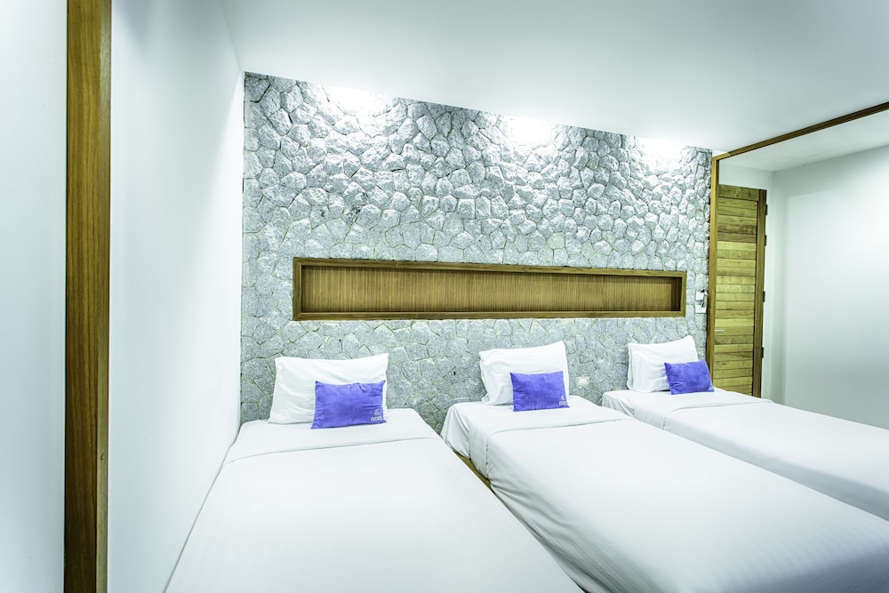 Escape De Phuket Hotel — hotel in Ratsada
