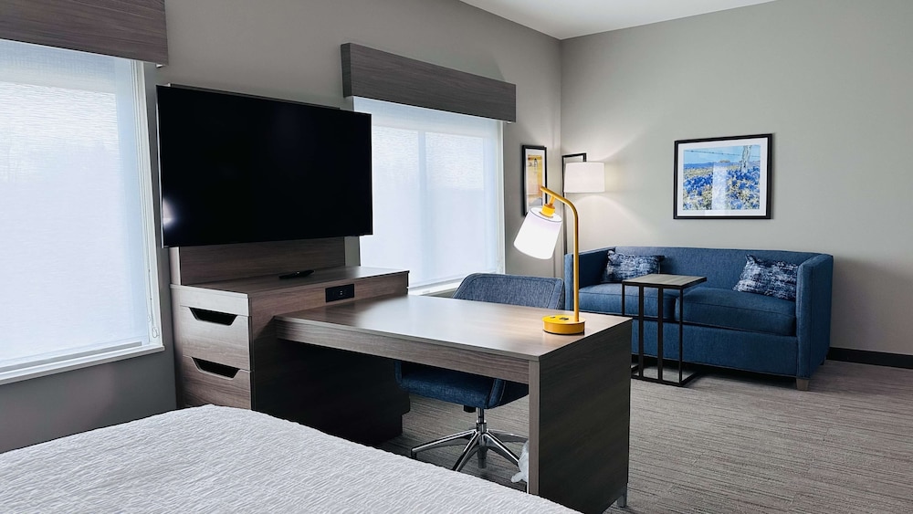 Hampton Inn & Suites Weatherford - photo 26