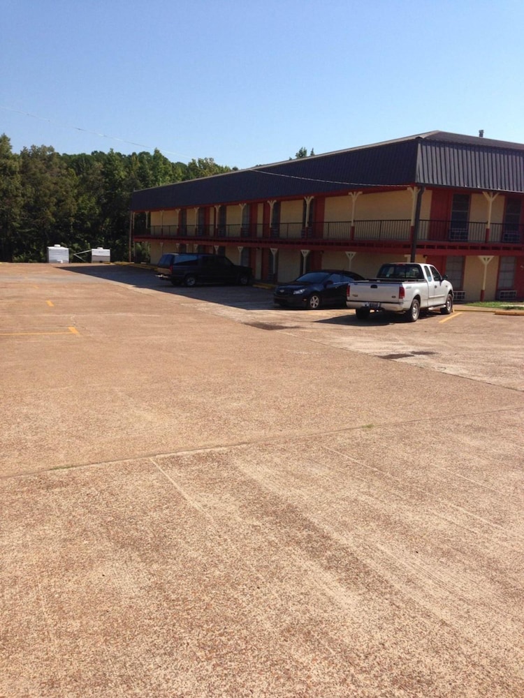Sportsman Inn and Suites - photo 15