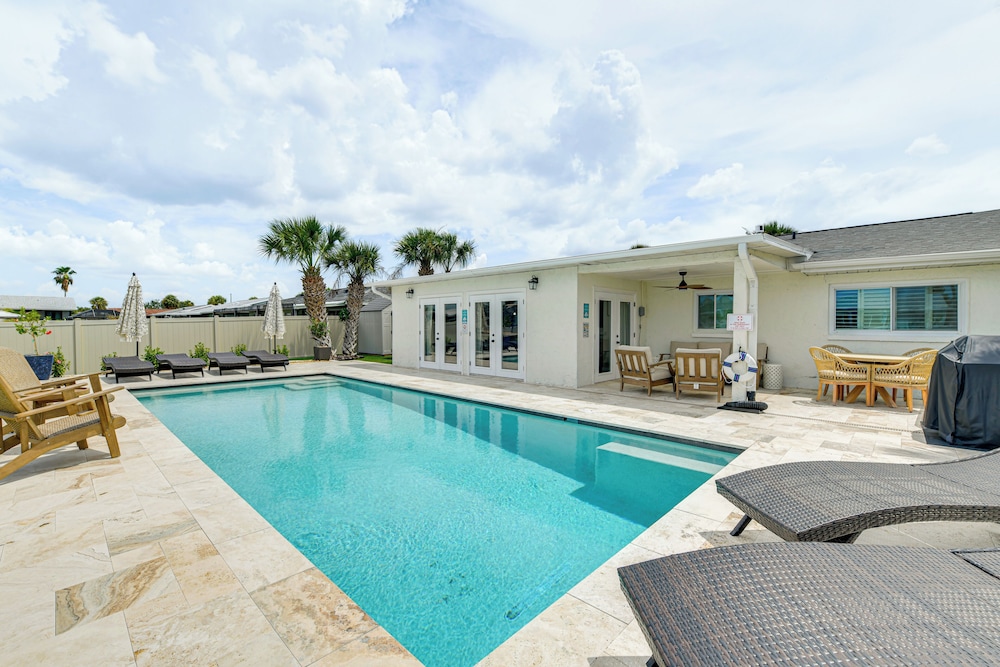 Private Pool w Canal Views: Apollo Beach Getaway — Apollo Beach — photo 2