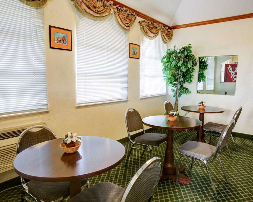 Econo Lodge Temple - photo 36