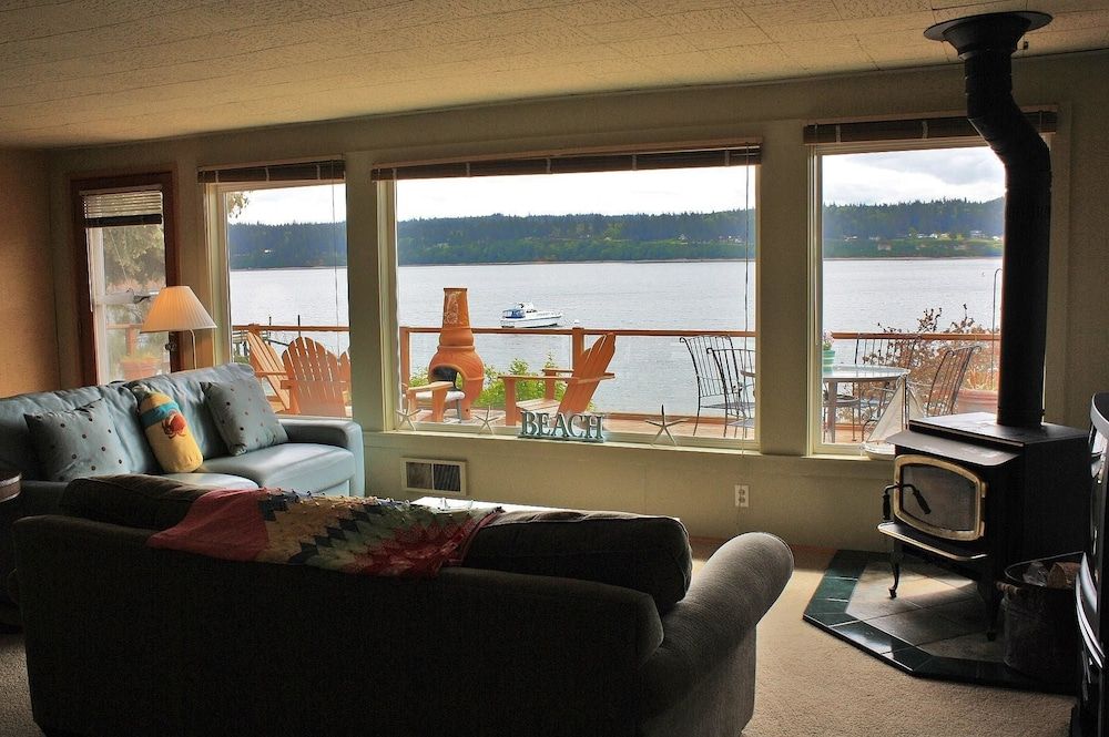 Bercot Beach Cottage 8627002 — Freeland