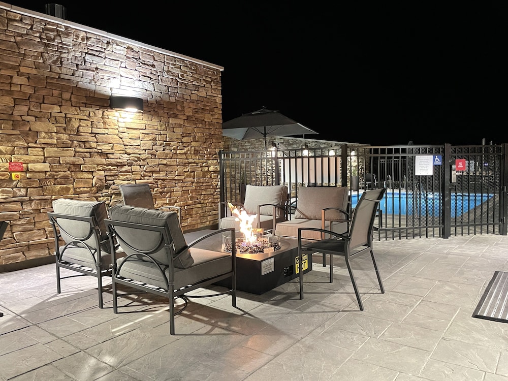 Fairfield Inn & Suites by Marriott Santa Rosa Rohnert Park - photo 30