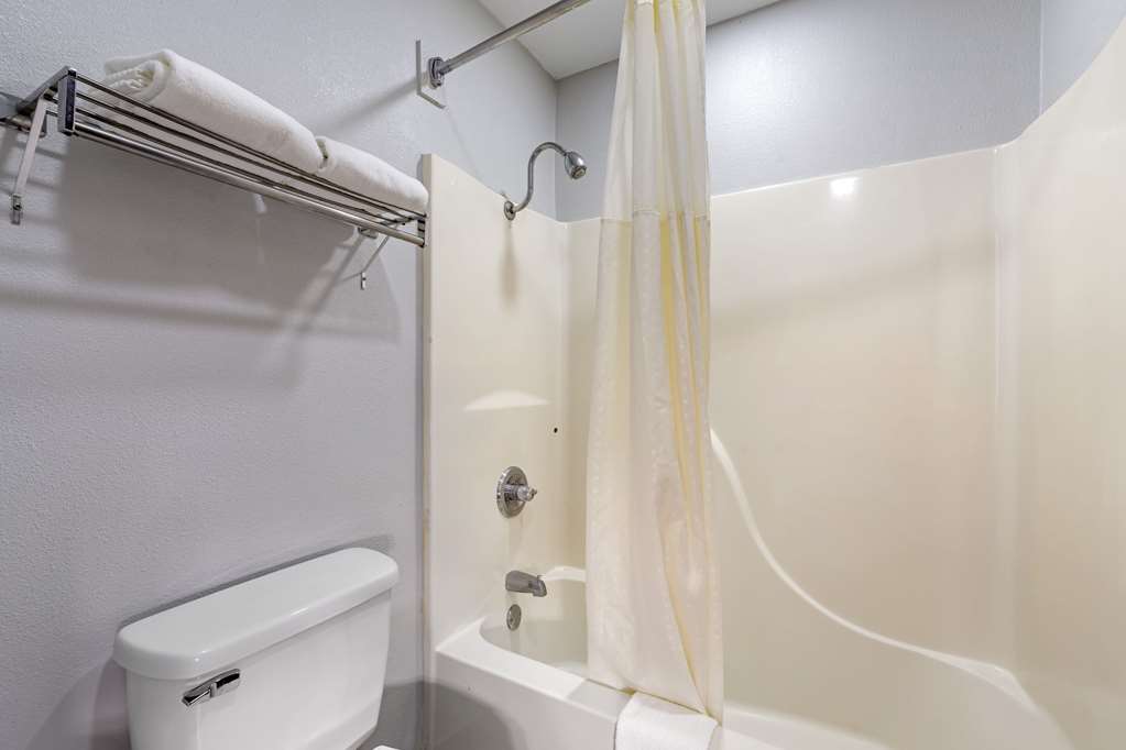 Quality Inn Siloam Springs West - photo 29
