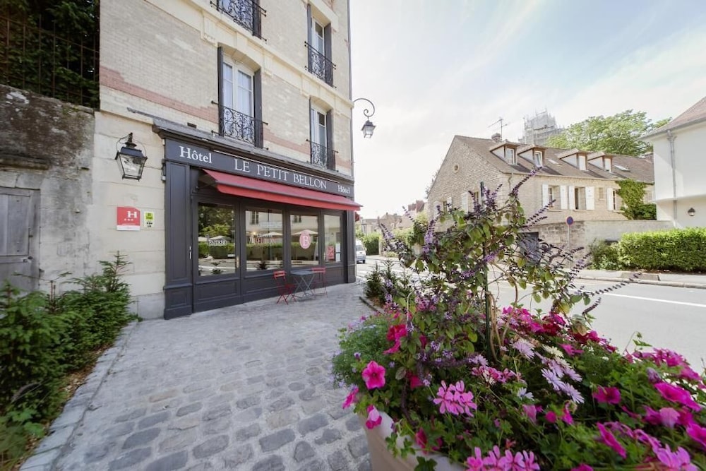Logis Hôtel Le Petit Bellon — hotel in Senlis