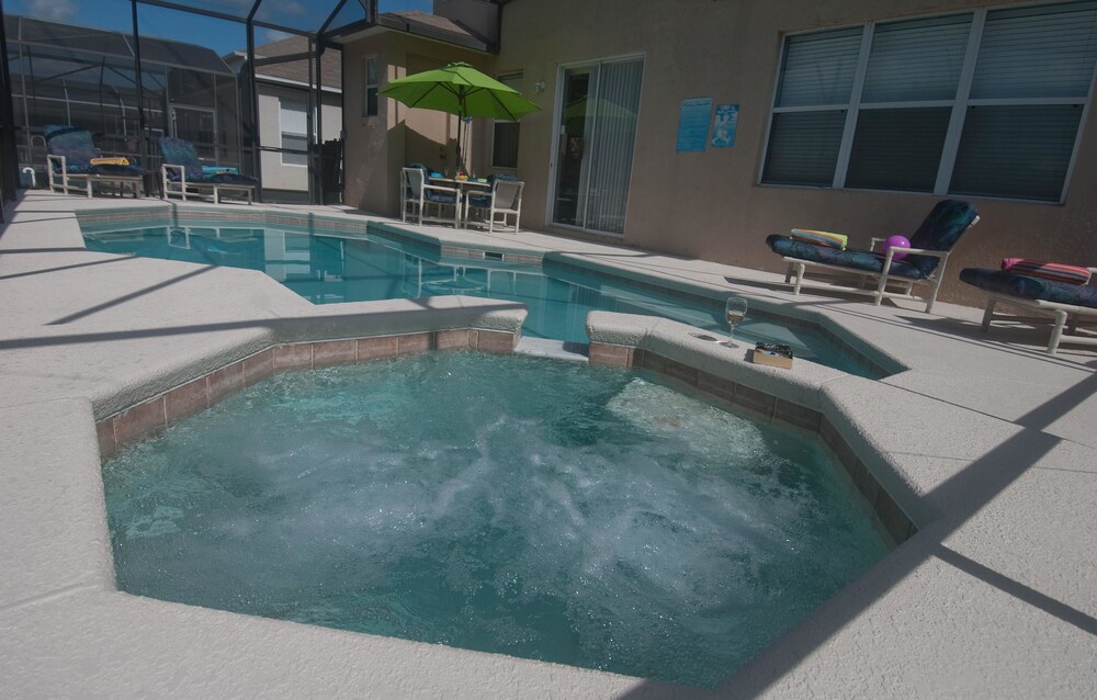 South facing Pool With Spa & Games Room - photo 36