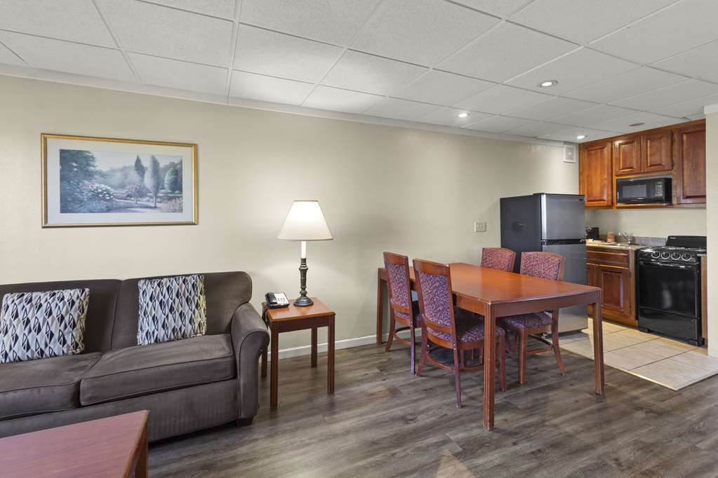 Quality Inn & Suites Green Bay Downtown - photo 37