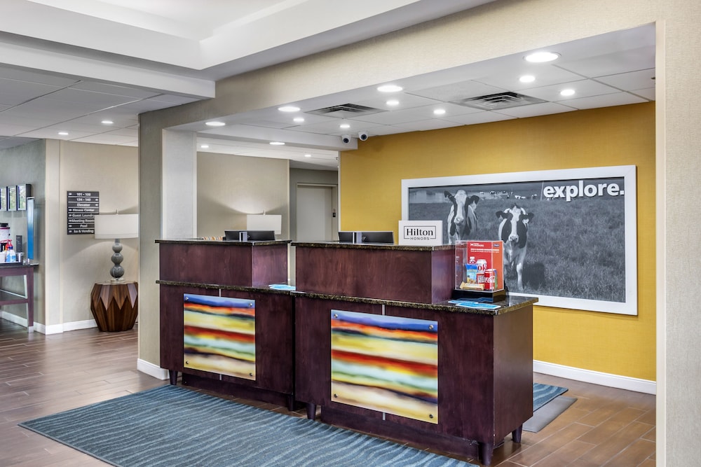 Hampton Inn Adel - photo 26