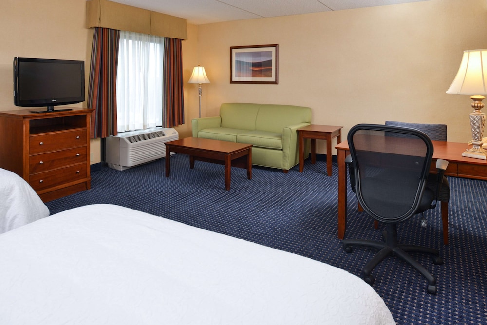 Hampton Inn & Suites Fredericksburg South - photo 17