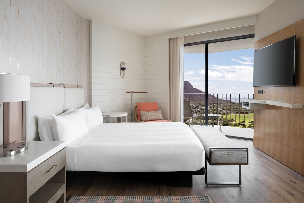 Waikiki Beach Marriott Resort & Spa - photo 21