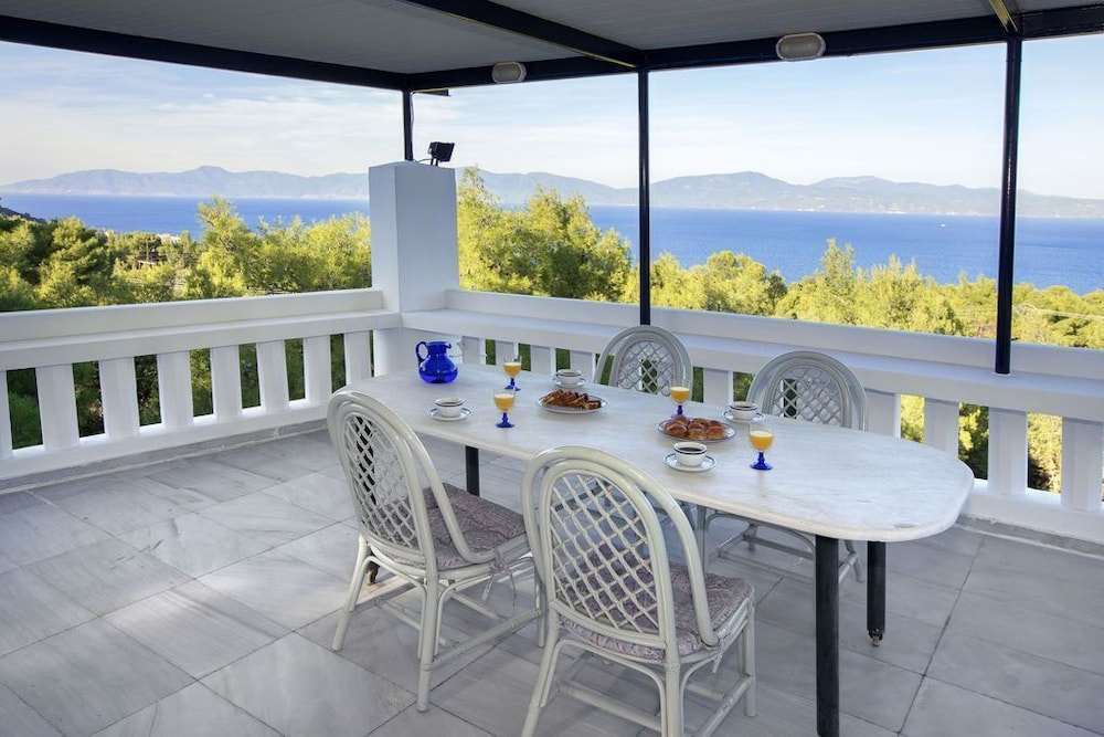 Villa Eugenia — 4-Star Luxury Hotel in Malesina, Greece