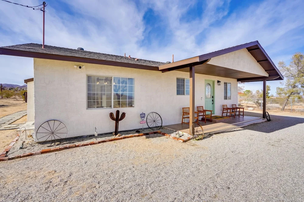 Desert Escape Hot Tub Fire Pit & Grill — hotel in Yucca Valley
