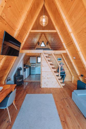 A Frame Cabin Valea Vinului — 4-Star Luxury Hotel in Viseu De Mijloc, Romania