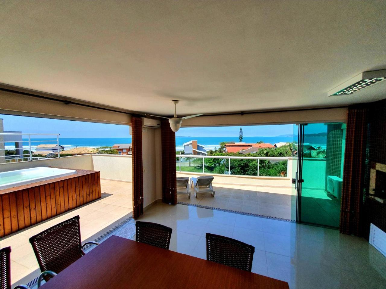 Cobertura Jacuzzi Vista Mar