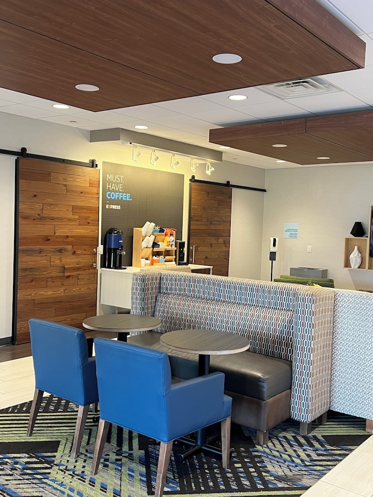 Holiday Inn Express Hotel & Suites Beatrice by IHG - photo 8