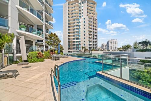 3 Bedroom Luxurious And Spacious Apartment One Street Away From Beach — 4-Star Luxury Hotel in Mooloolaba, Australia