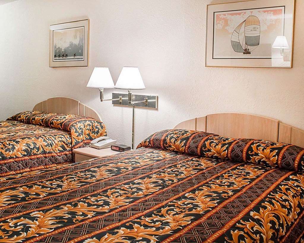 Rodeway Inn Findlay University Area - photo 9