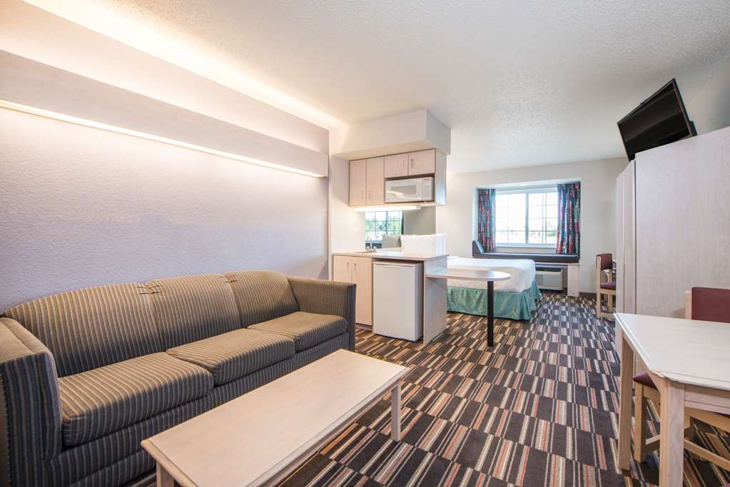 Microtel Inn & Suites by Wyndham Claremore - photo 11