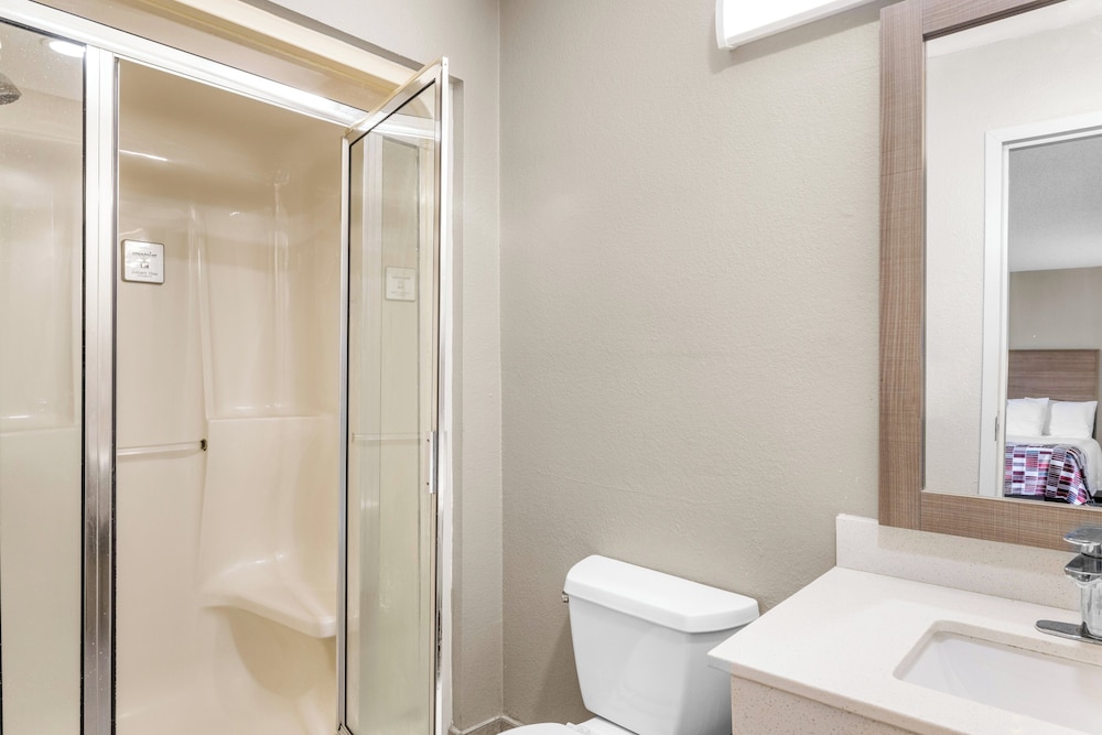 Red Roof Inn Niagara Falls - photo 20