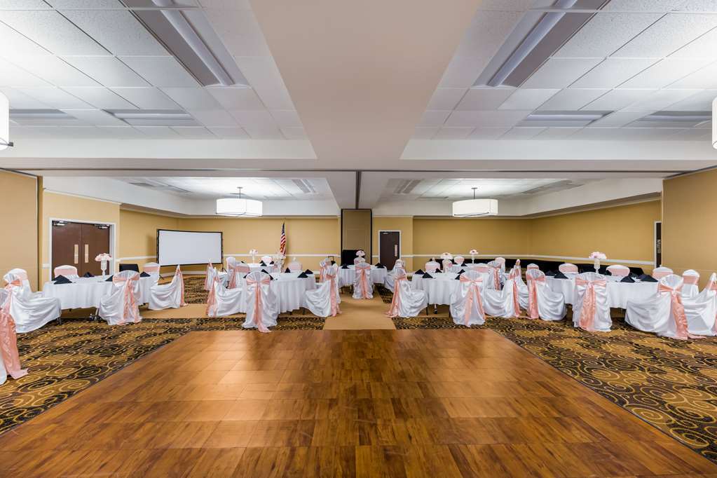 Suburban Studios San Angelo near Convention Center - photo 30