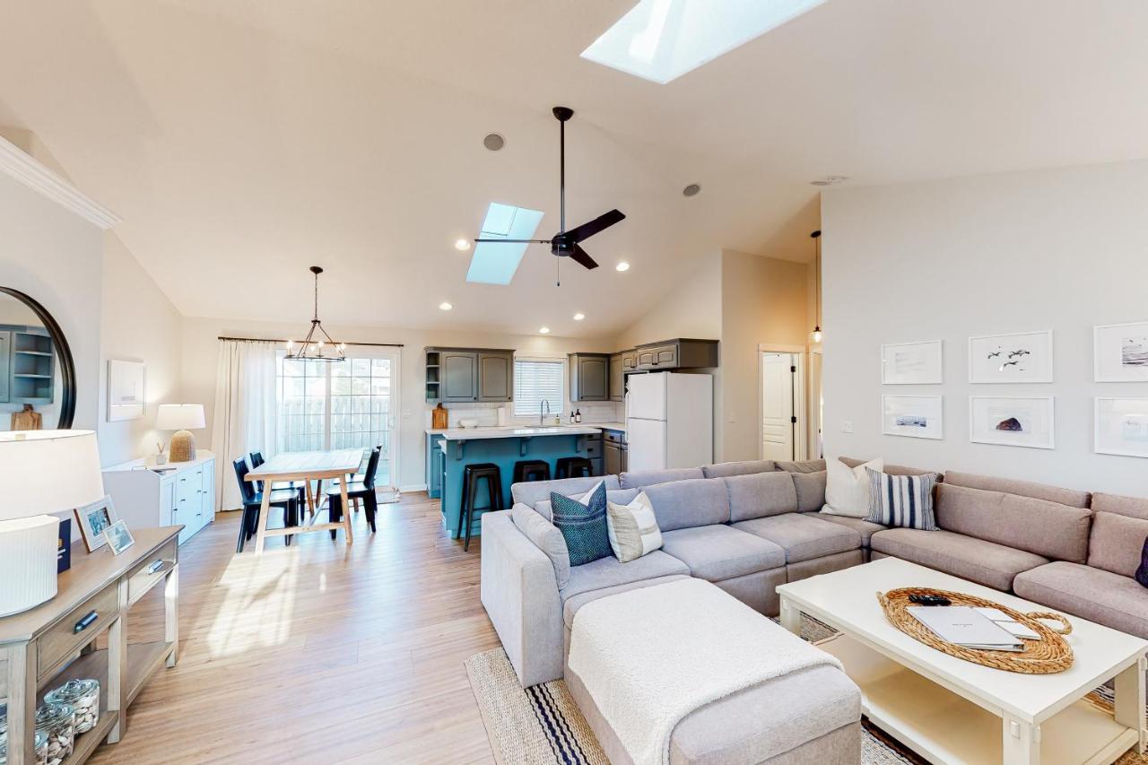 The Surfbird in Pacific, United States