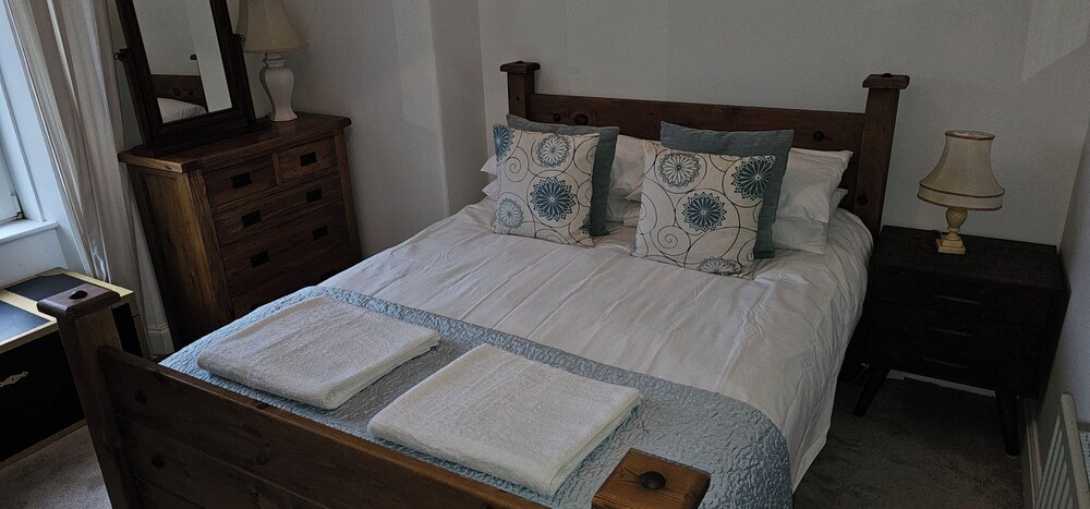 Snug Macushla Apartment — 4-Star Luxury Hotel in Helensburgh, United Kingdom