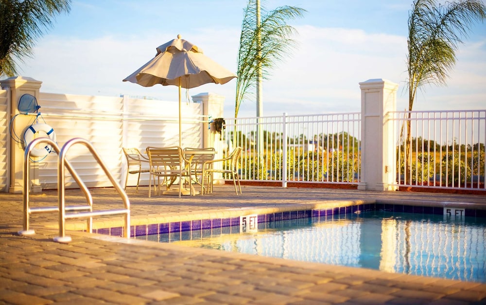 Hampton Inn & Suites Lake Wales - photo 8