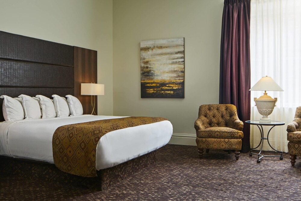 The Louie A Davenport Hotel Autograph Collection - carbon neutral hotel in Spokane