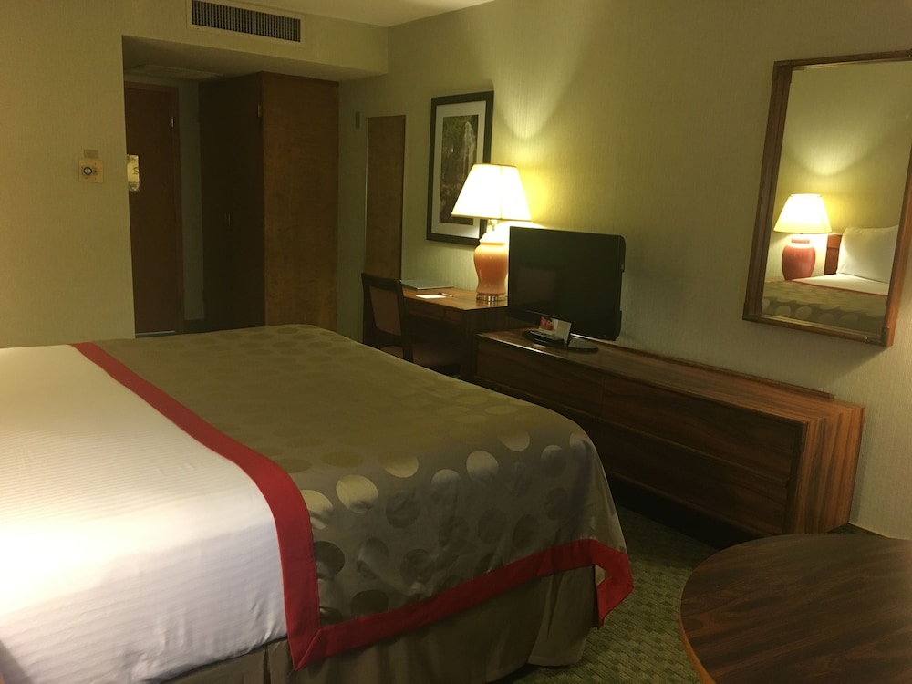 Ramada Portland Airport - photo 21