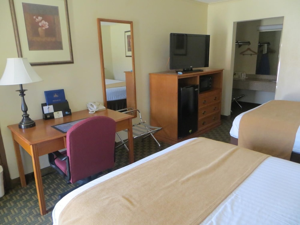 Red Coach Inn - photo 10
