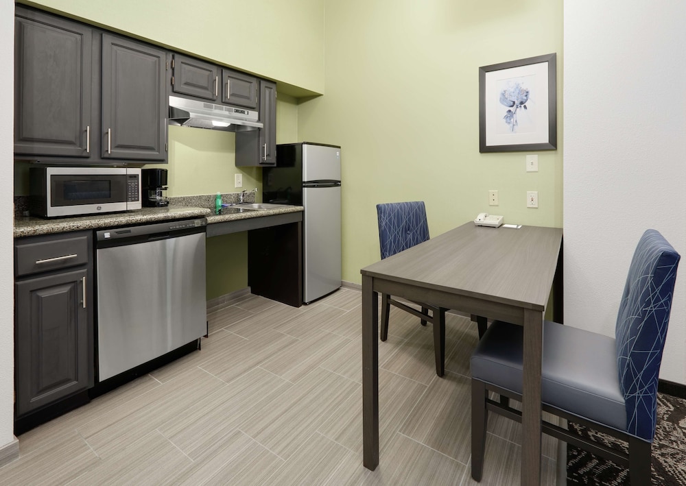 Homewood Suites by Hilton St. Louis Chesterfield - photo 12