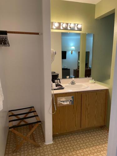 Murphey's Motel LLC - photo 18