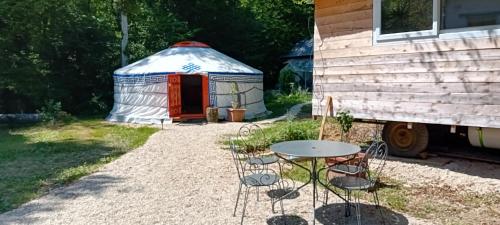 Yourte En Pleine Nature — Dampierre